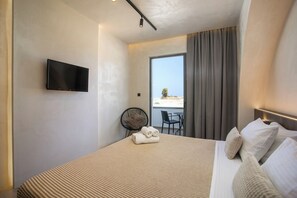 Deluxe Double Room | 1 bedroom, in-room safe, free WiFi, bed sheets