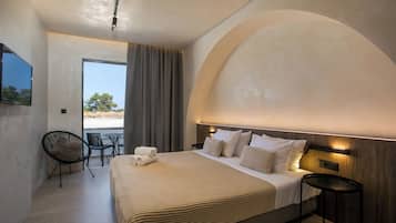 Deluxe Double Room | 1 bedroom, in-room safe, free WiFi, bed sheets