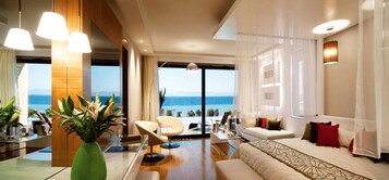 Amus Presidential Suite with Private Pool Sea View | In-room safe, desk, blackout drapes, free WiFi