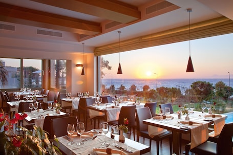 2 restaurants, breakfast, lunch, dinner served; international cuisine. Amus Hotel & Spa