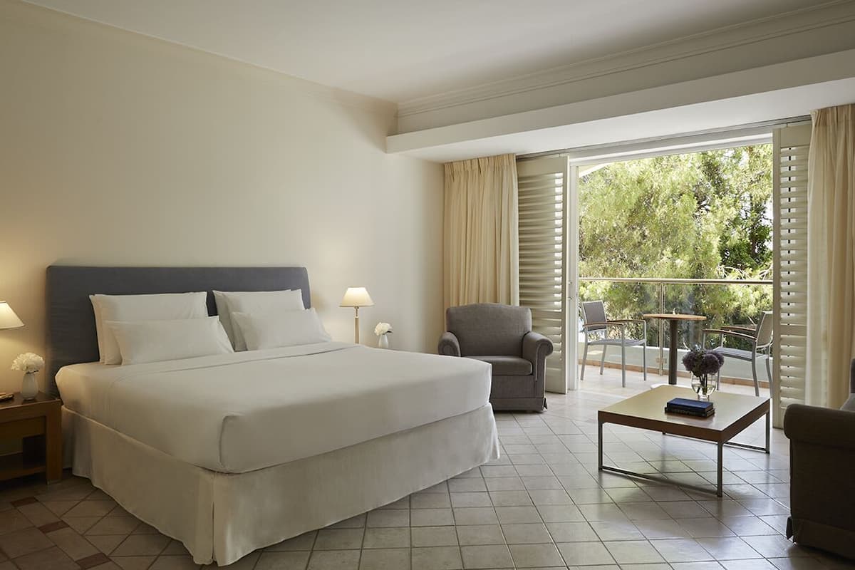 In-room safe, desk, blackout curtains, free WiFi