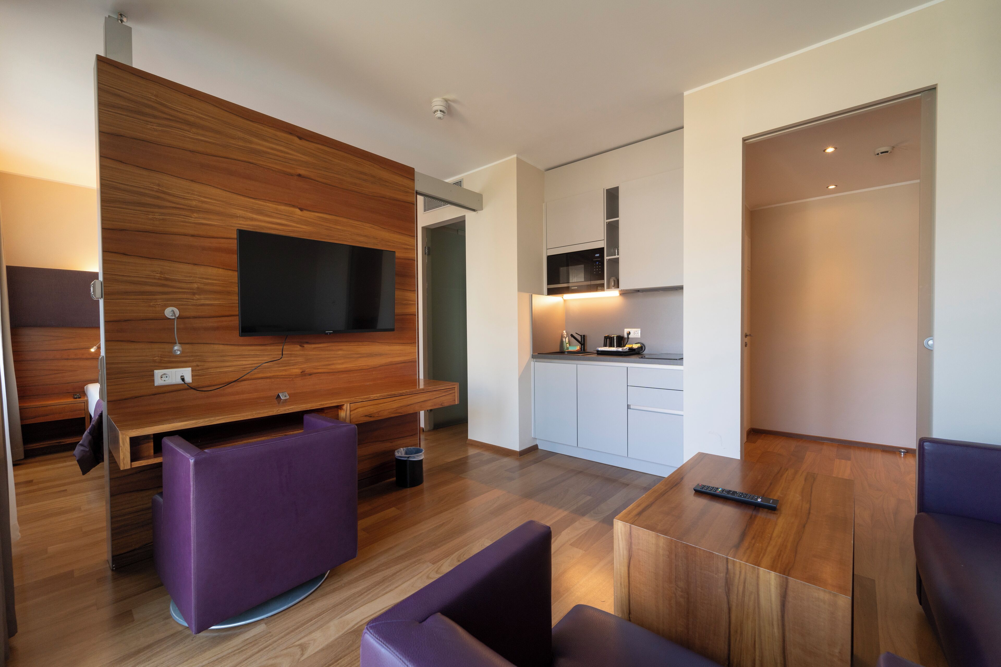 Allergitestet sengetøy, skrivebord og strykejern/-brett