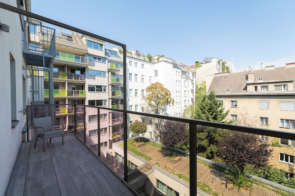 Classic Apartment | Terrace/patio