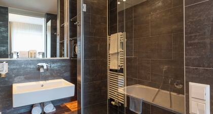 Pakat Suites