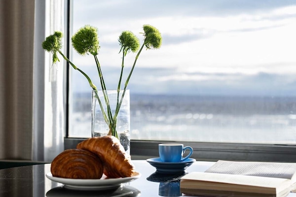 Minibar, in-room safe, desk, blackout curtains