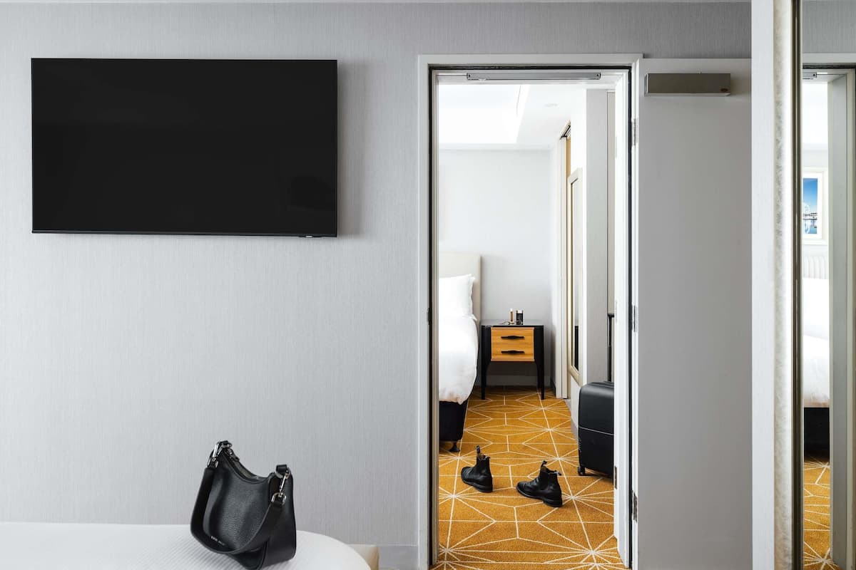 1 bedroom, minibar, in-room safe, desk