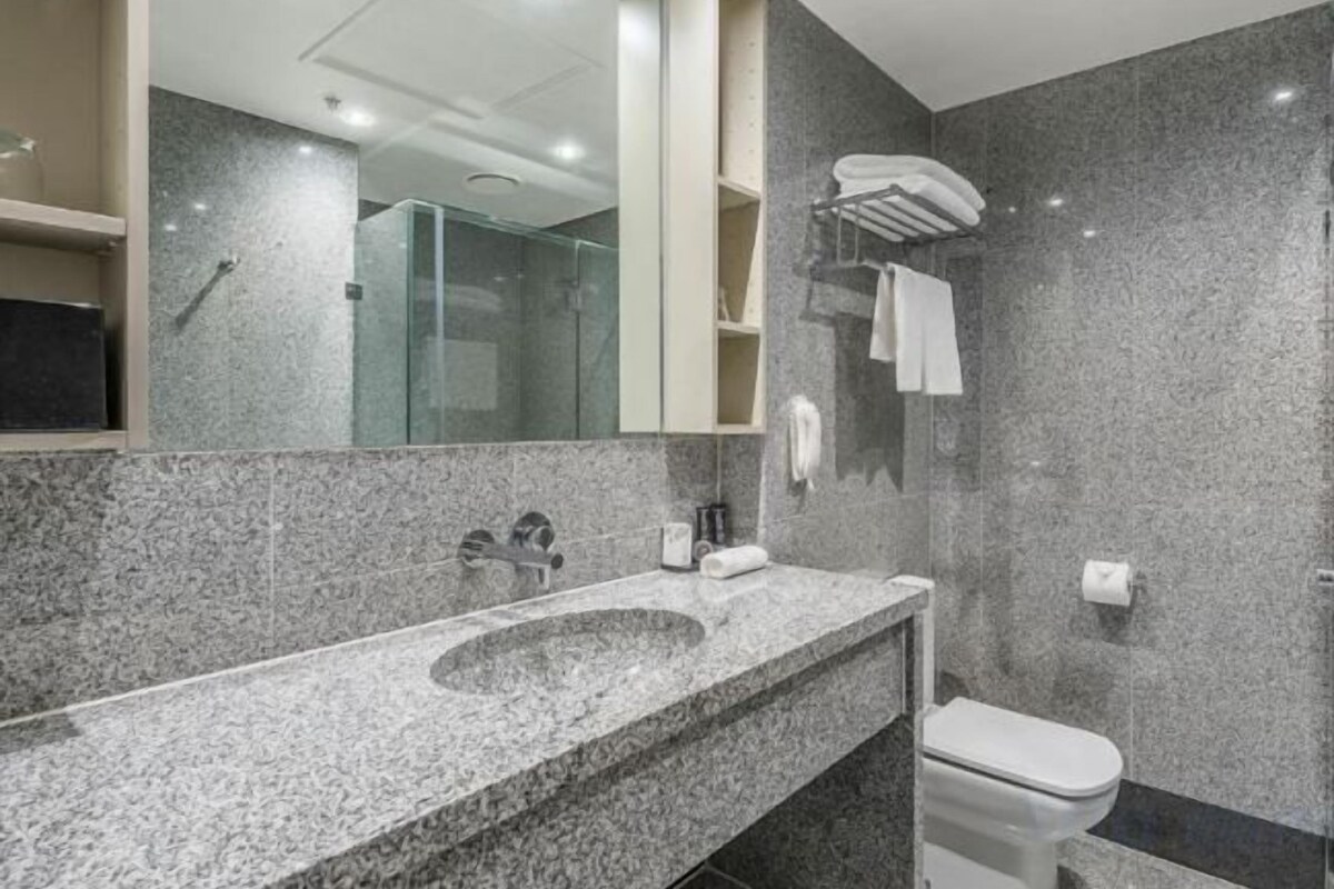 Shower, free toiletries, hair dryer, towels