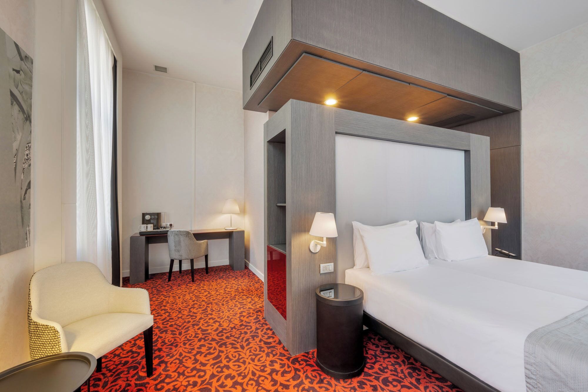 Junior Suite | 1 bedroom, hypo-allergenic bedding, minibar, in-room safe