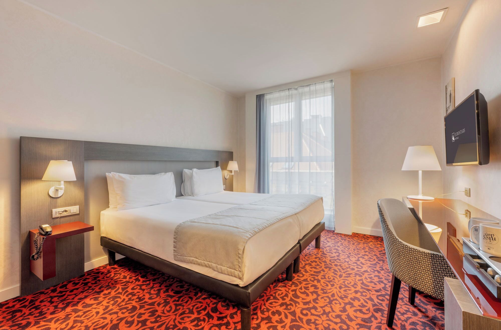 Deluxe Room | 1 bedroom, hypo-allergenic bedding, minibar, in-room safe