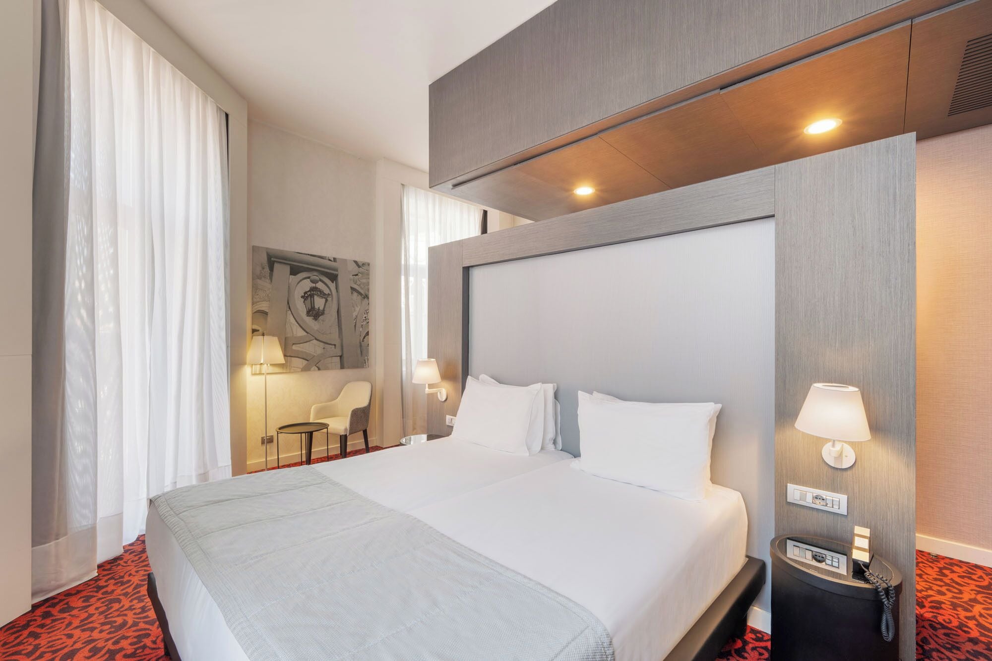 Junior Suite | 1 bedroom, hypo-allergenic bedding, minibar, in-room safe
