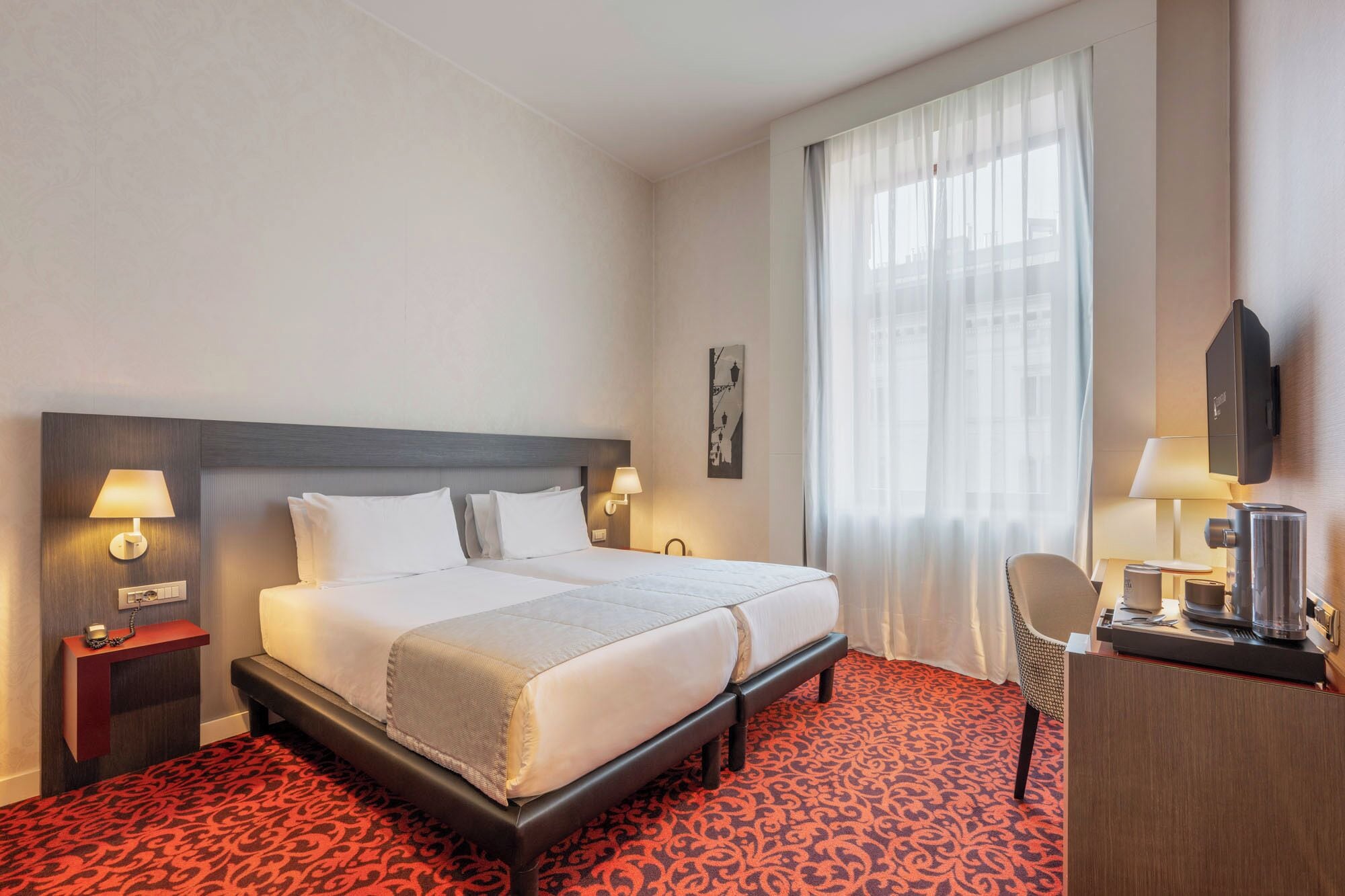 1 bedroom, hypo-allergenic bedding, minibar, in-room safe