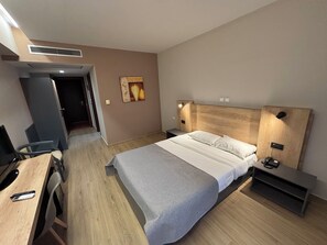 In-room safe, desk, free cots/infant beds, free WiFi - Achillio Hotel (Komotini)