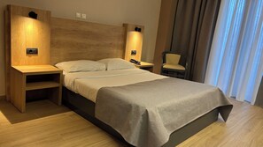 Double or Twin Room | In-room safe, desk, free cribs/infant beds, free WiFi