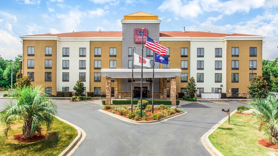 Comfort Suites Clinton near Presbyterian College