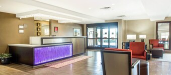 Comfort Suites Clinton near Presbyterian College