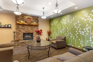 Lobby - Sleep Inn & Suites Redmond (Redmond)