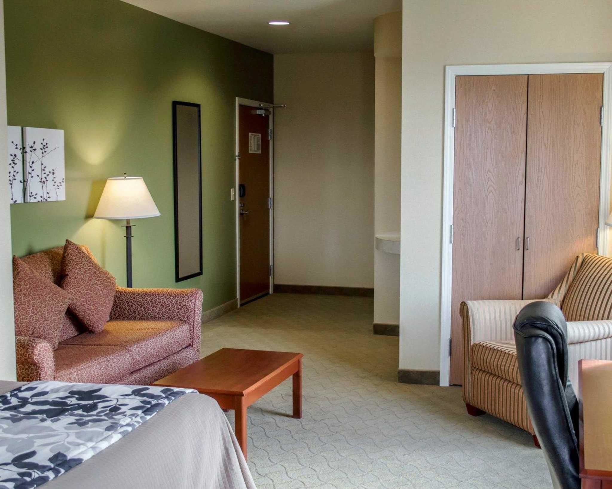 pillow-top beds, desk, iron/ironing board, free cots/infant beds