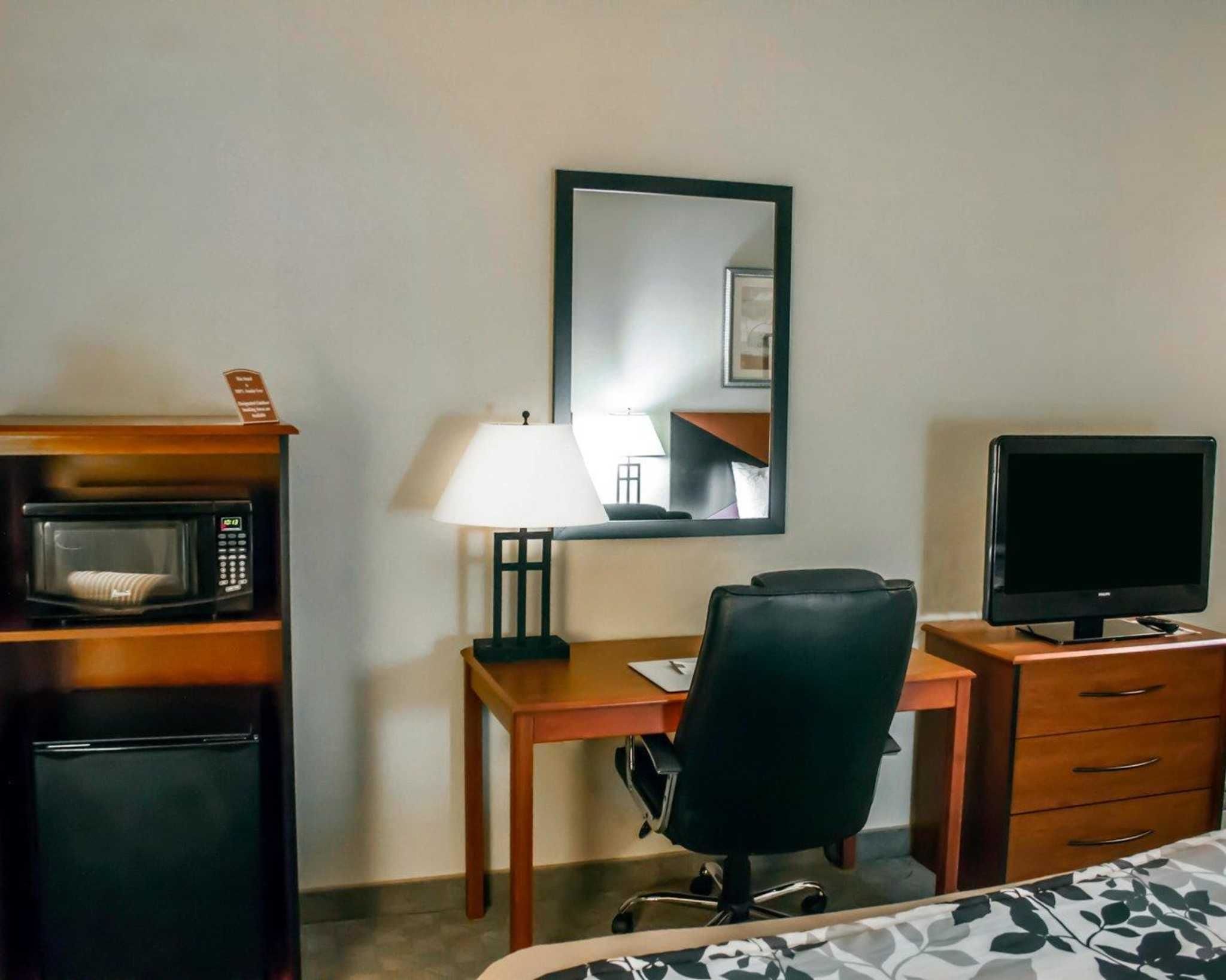 pillow-top beds, desk, iron/ironing board, free cots/infant beds