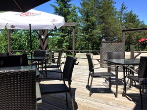 Breakfast, lunch and dinner served