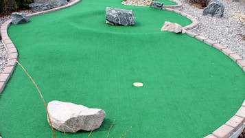 Mini-golf