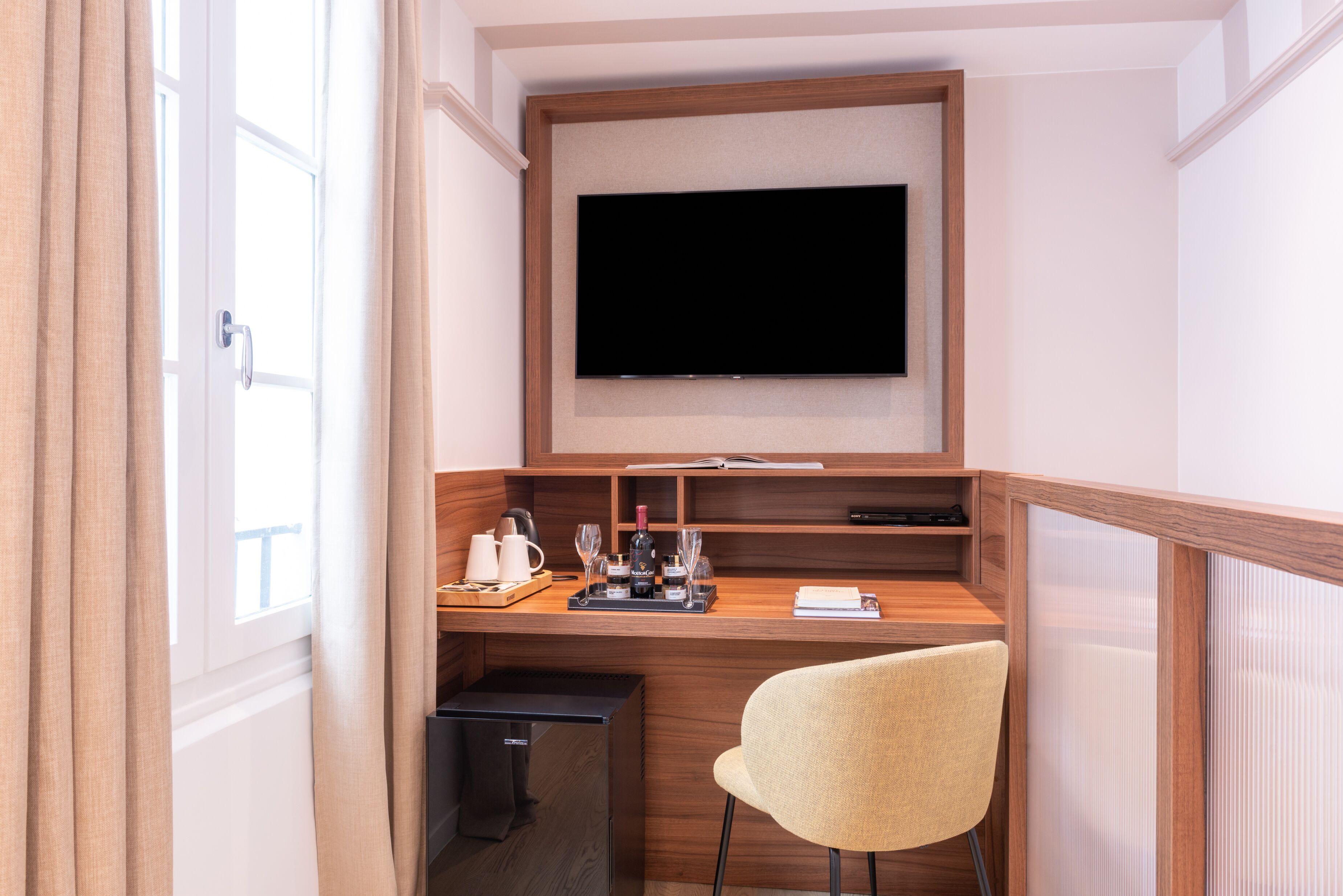 duplex | premium bedding, down duvets, minibar, in-room safe