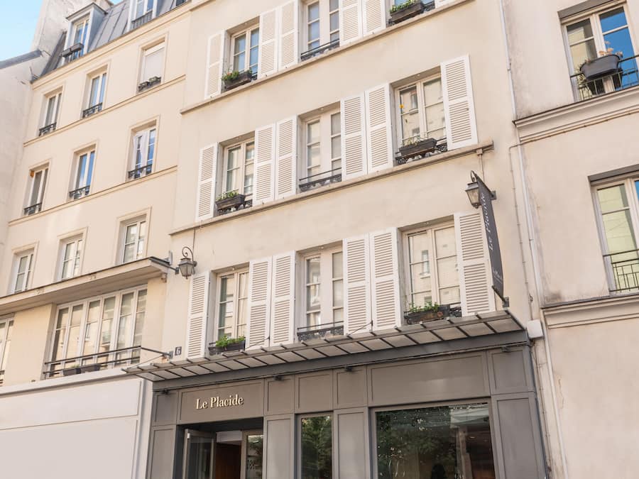 Fachada da propriedade