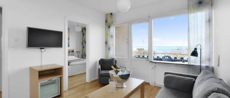 Streetview Family Room | 1 camera, una cassaforte in camera, una scrivania, Wi-Fi gratuito