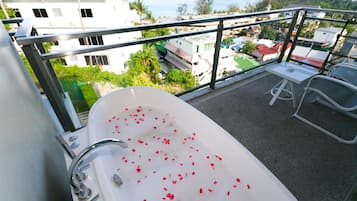 Grand Jacuzzi | Vista do quarto