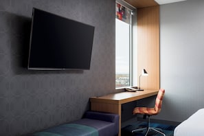 Egyptian cotton sheets, premium bedding, in-room safe, desk