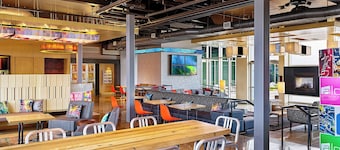 Aloft Denver Airport at Gateway Park