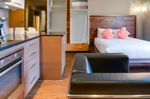 Premium bedding, individually decorated, individually furnished - Nuvo Hotel & Suites (Calgary)