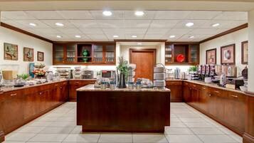 Ilmainen päivittäinen buffetaamiainen