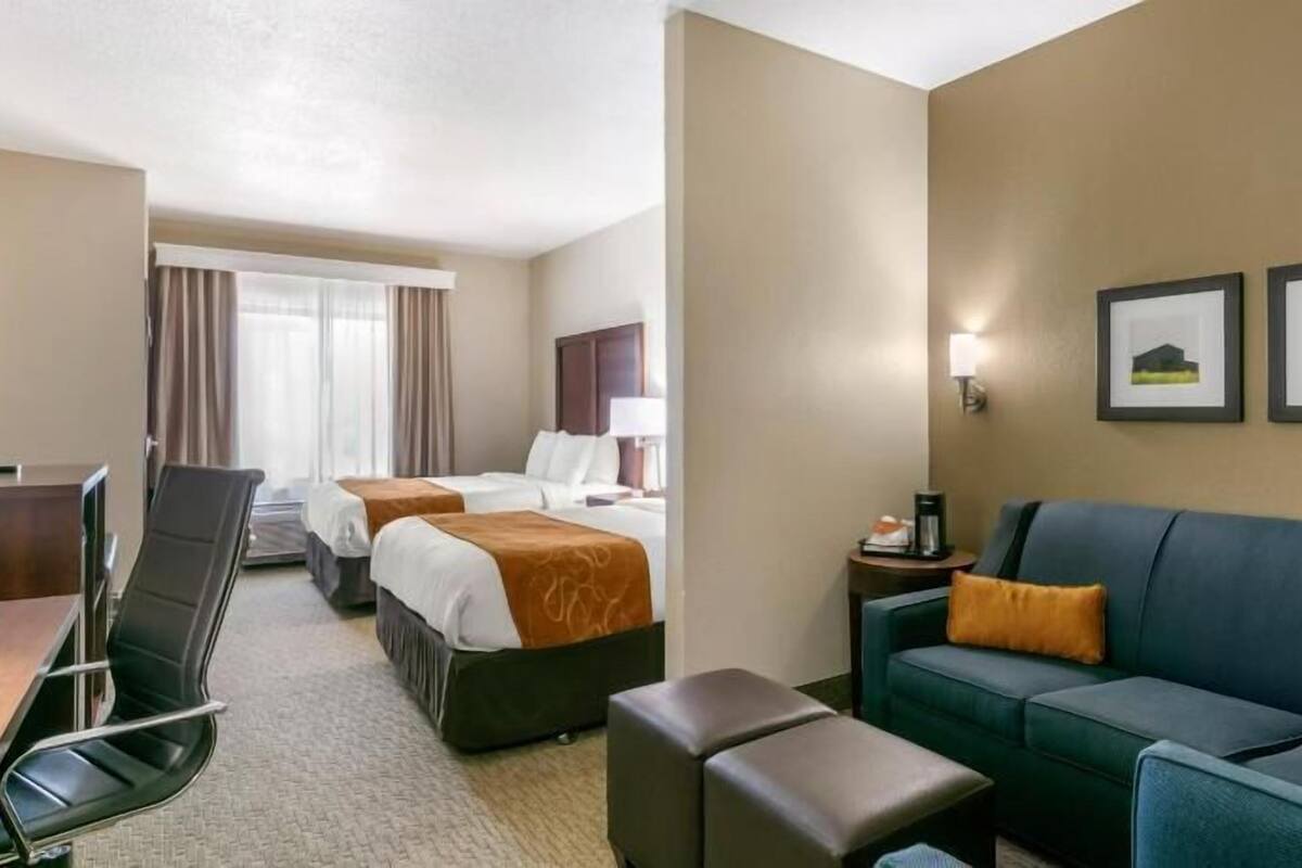 Pillowtop beds, desk, laptop workspace, blackout drapes