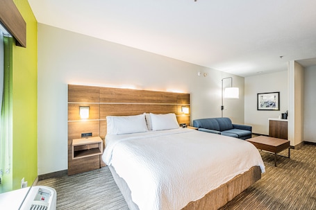 Suite, 1 King Bed | In-room safe, desk, iron/ironing board, cribs/infant beds. Holiday Inn Express & Suites Franklin KY by IHG