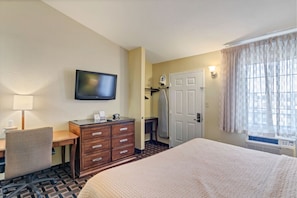 Standard Room, 1 King Bed, Accessible, Non Smoking | Individually furnished, desk, laptop workspace, soundproofing