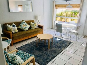 Standard Single Room, 1 Bedroom, Ocean View | Living room | TV