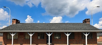 Budget Inn and Suites