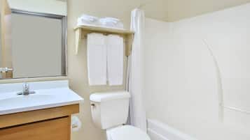 Combined shower/tub, hair dryer, towels