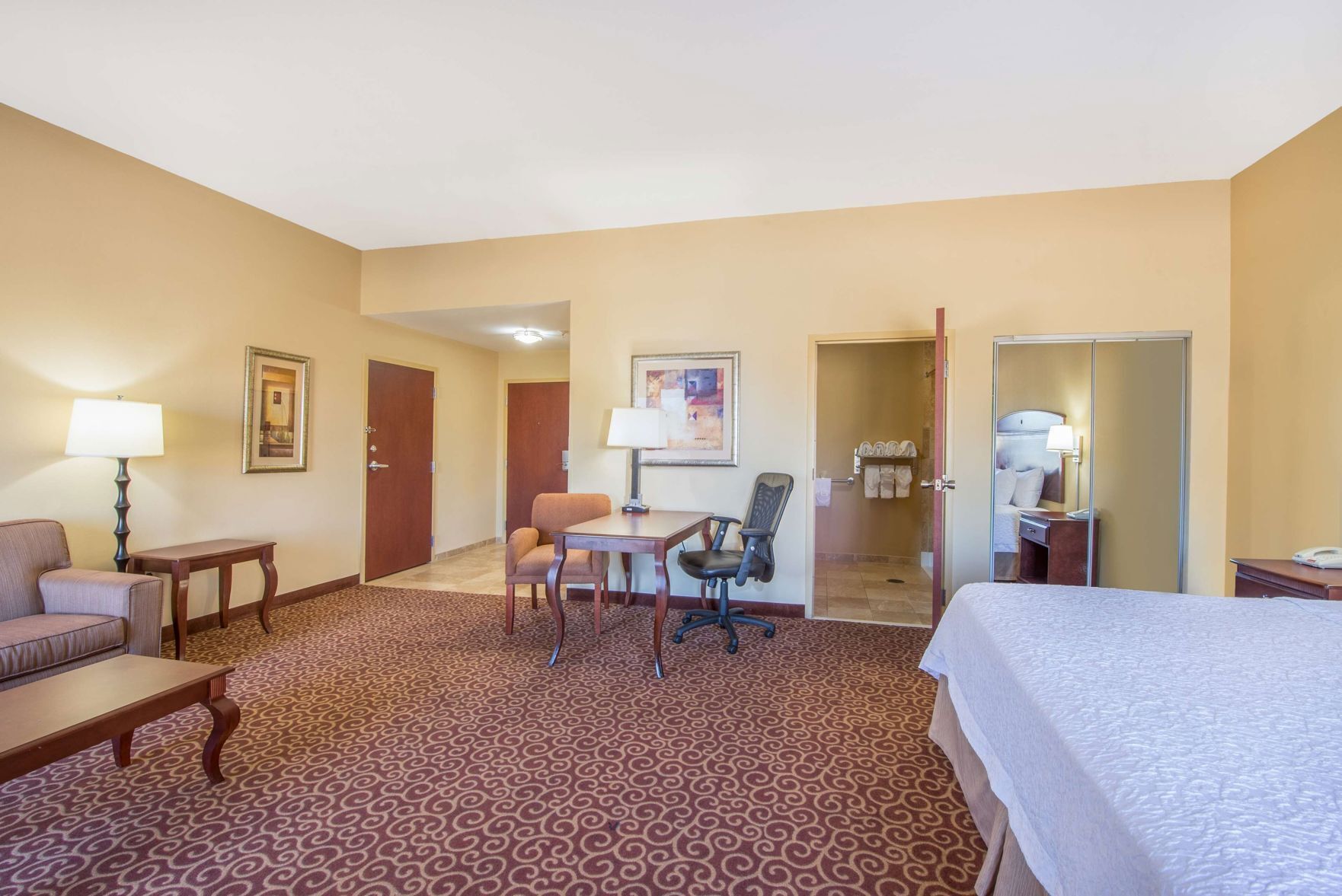 Premium bedding, in-room safe, desk, iron/ironing board