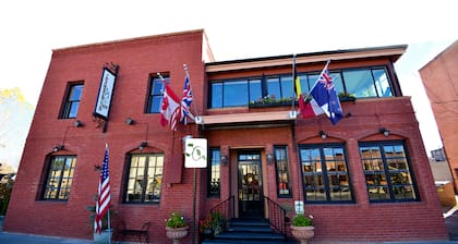 Chamberlin Inn Cody