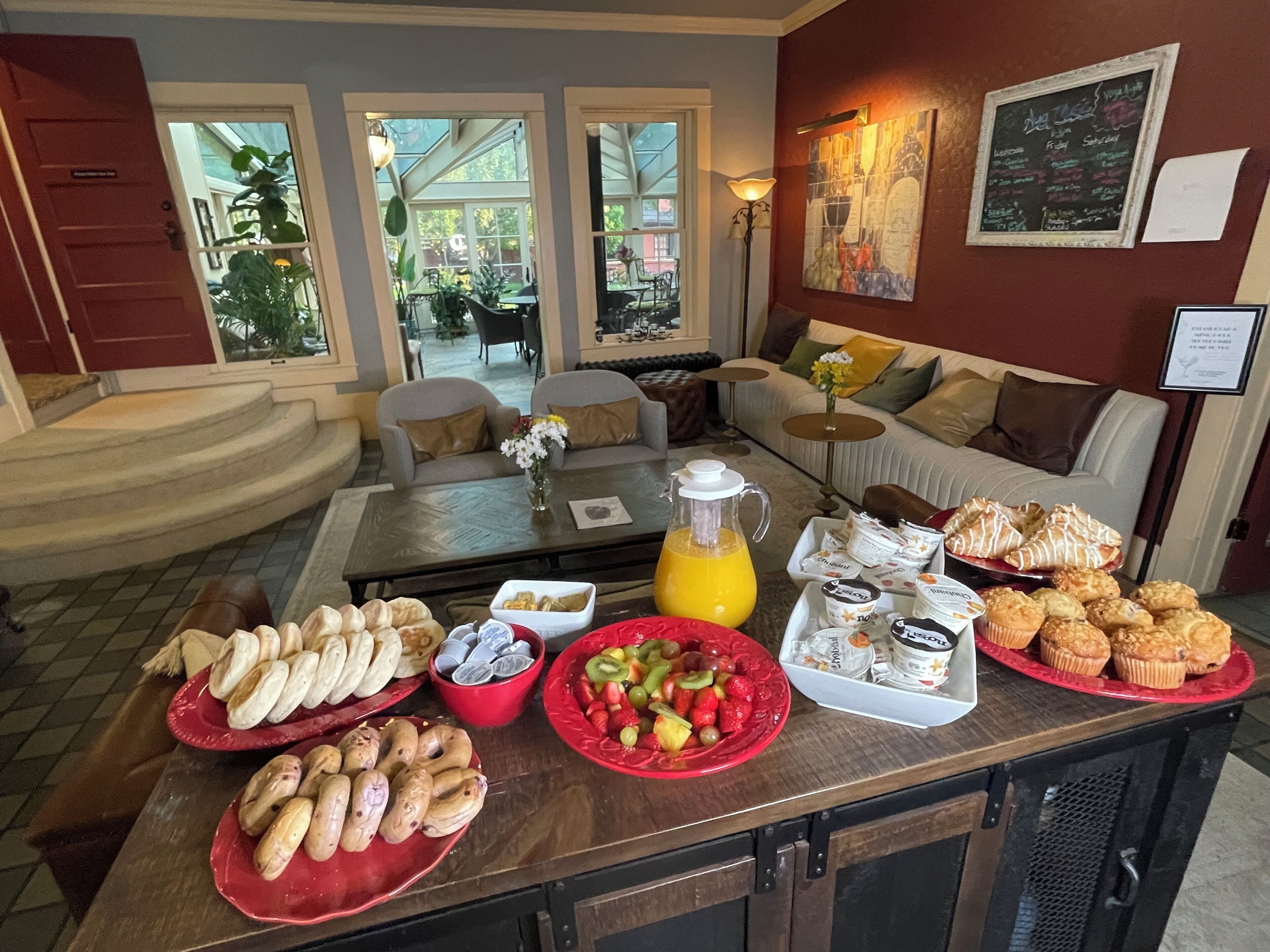 free daily continental breakfast