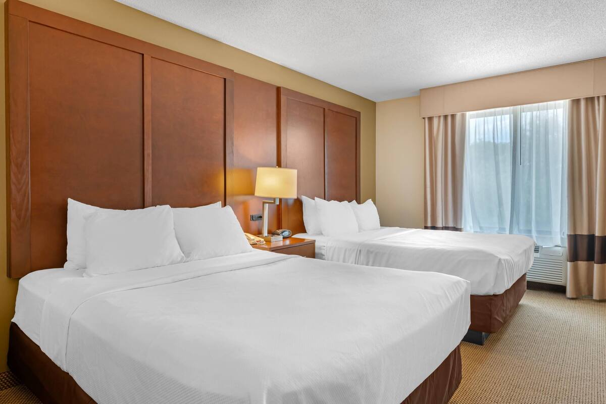 Desk, blackout curtains, iron/ironing board, free WiFi