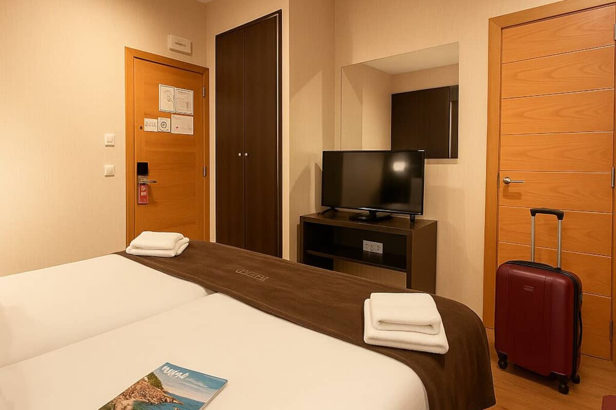 Minibar, in-room safe, desk, free WiFi