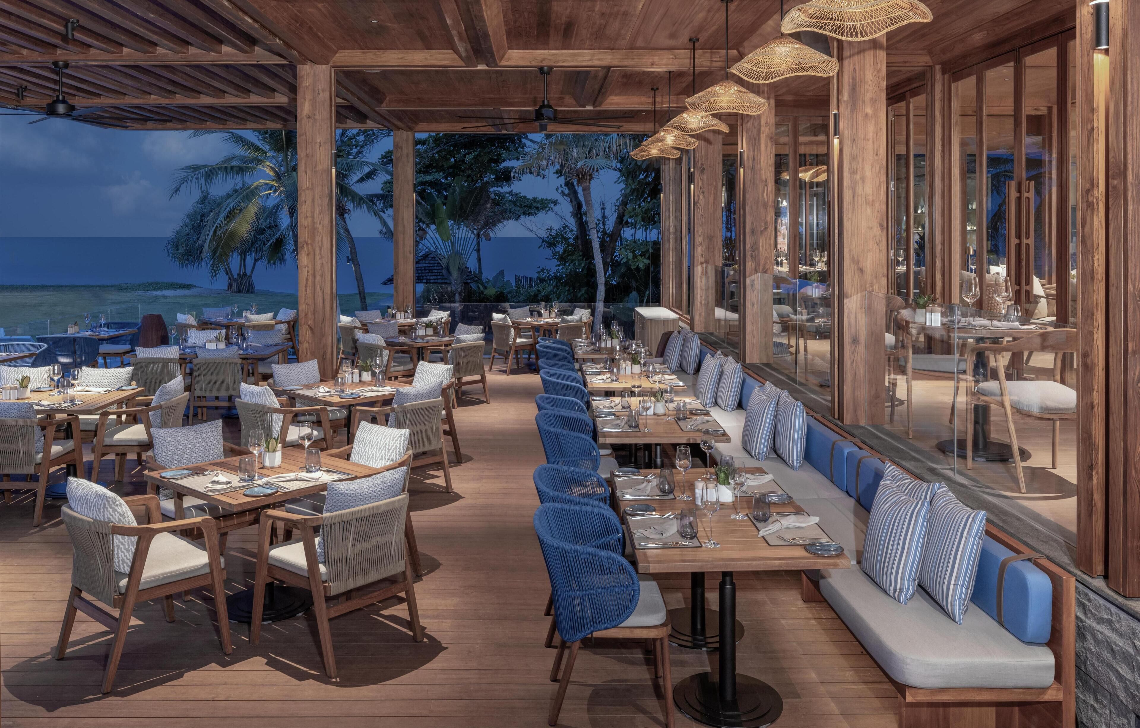 5 restaurants; breakfast, lunch, and dinner served