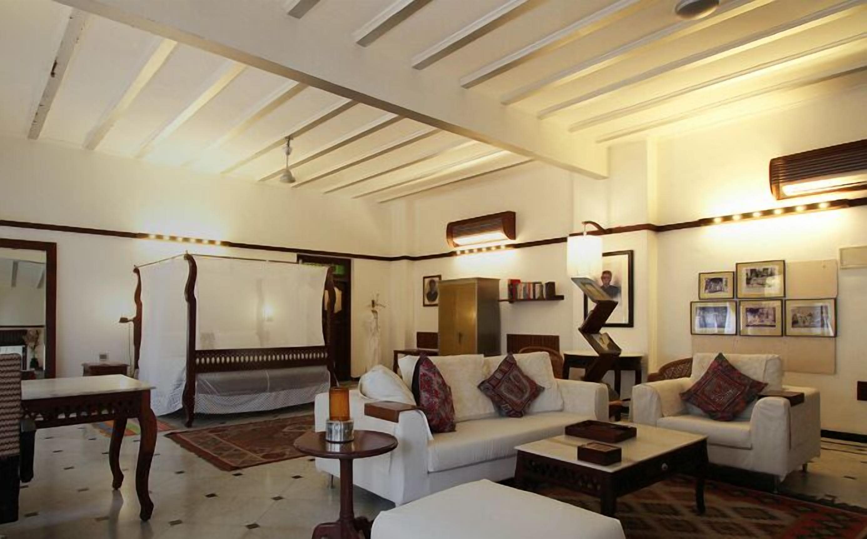 suite | 1 bedroom, premium bedding, minibar, in-room safe