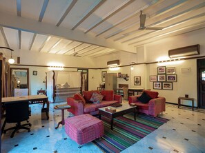 HMG Mangaldas Suite with Airport Pick-Up	 | 1 bedroom, premium bedding, minibar, in-room safe