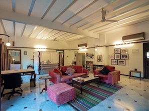 HMG Mangaldas Suite with Airport Pick-Up | 1 bedroom, premium bedding, minibar, in-room safe