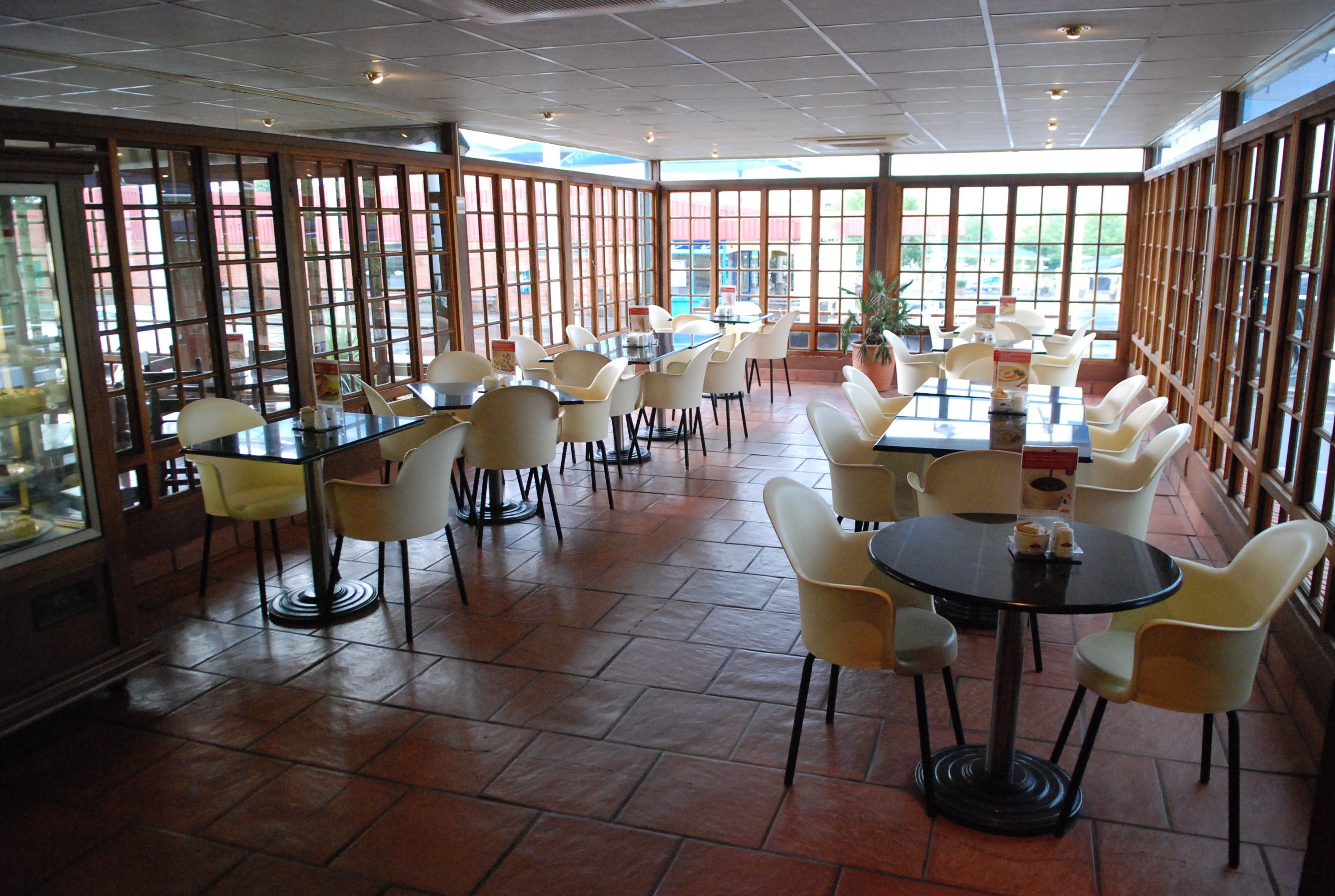 Daily buffet breakfast (ZAR 160 per person)