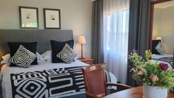 Junior-Suite, 1Â King-Bett und Schlafsofa, Nichtraucher