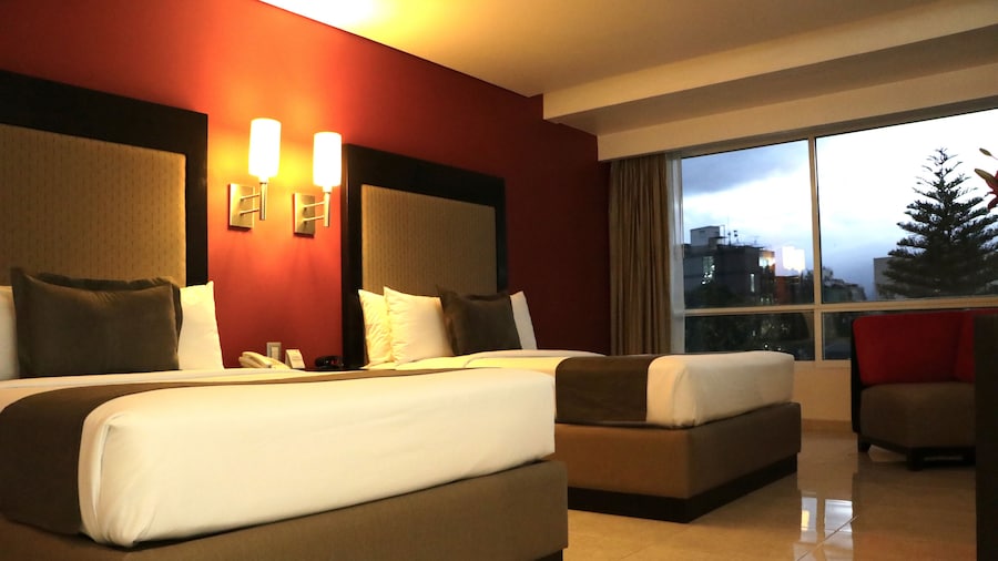 Hotel & Suites PF